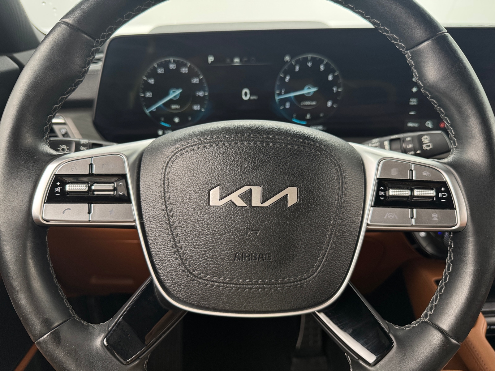 Thumbnail: 2023 Kia Telluride - 4