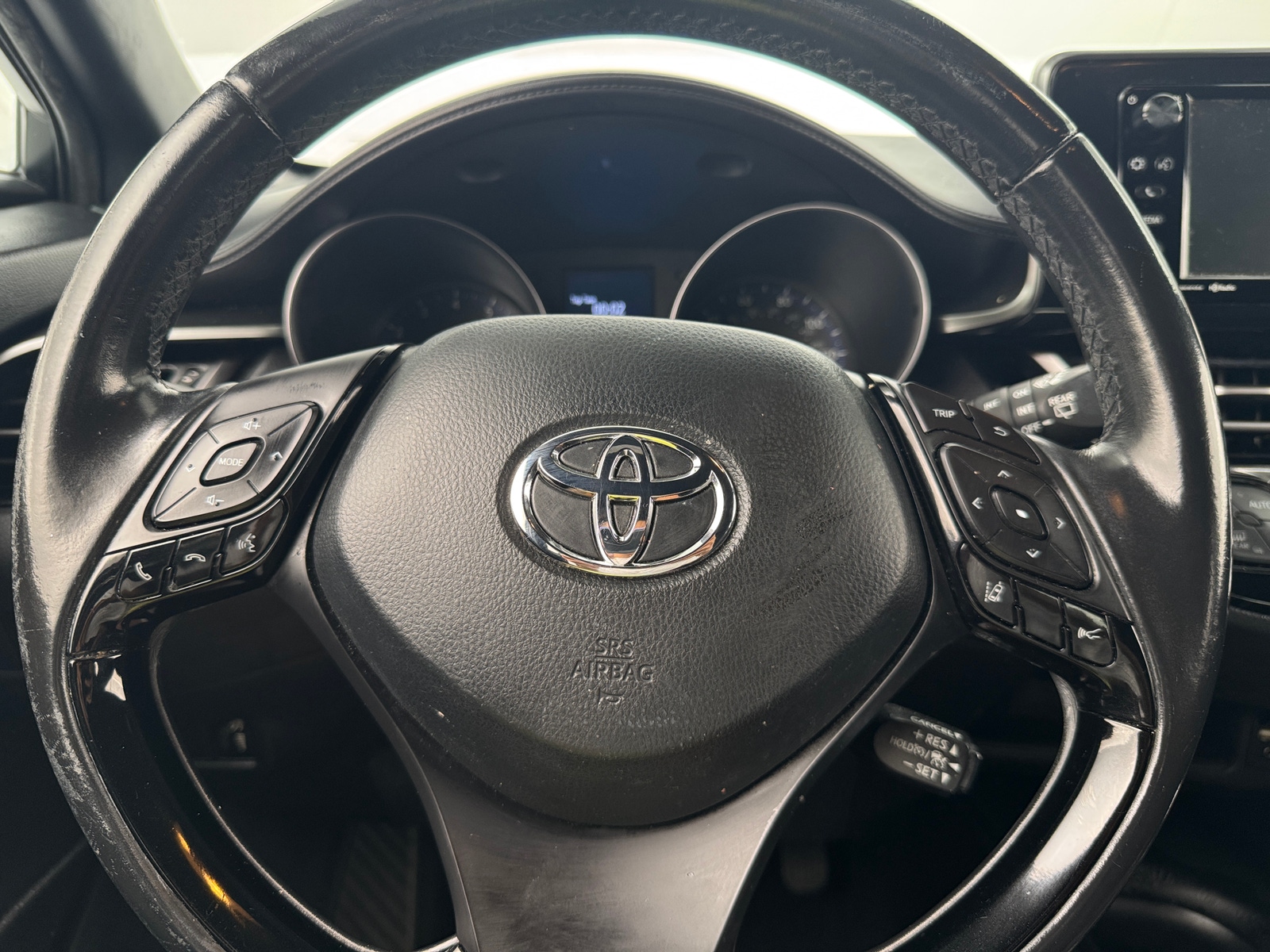 Thumbnail: 2018 Toyota C-HR - 5