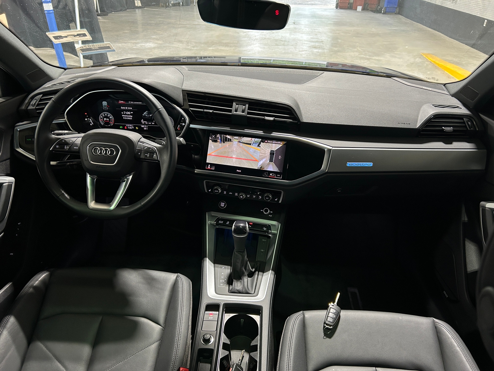 Thumbnail: 2023 Audi Q3 - 2