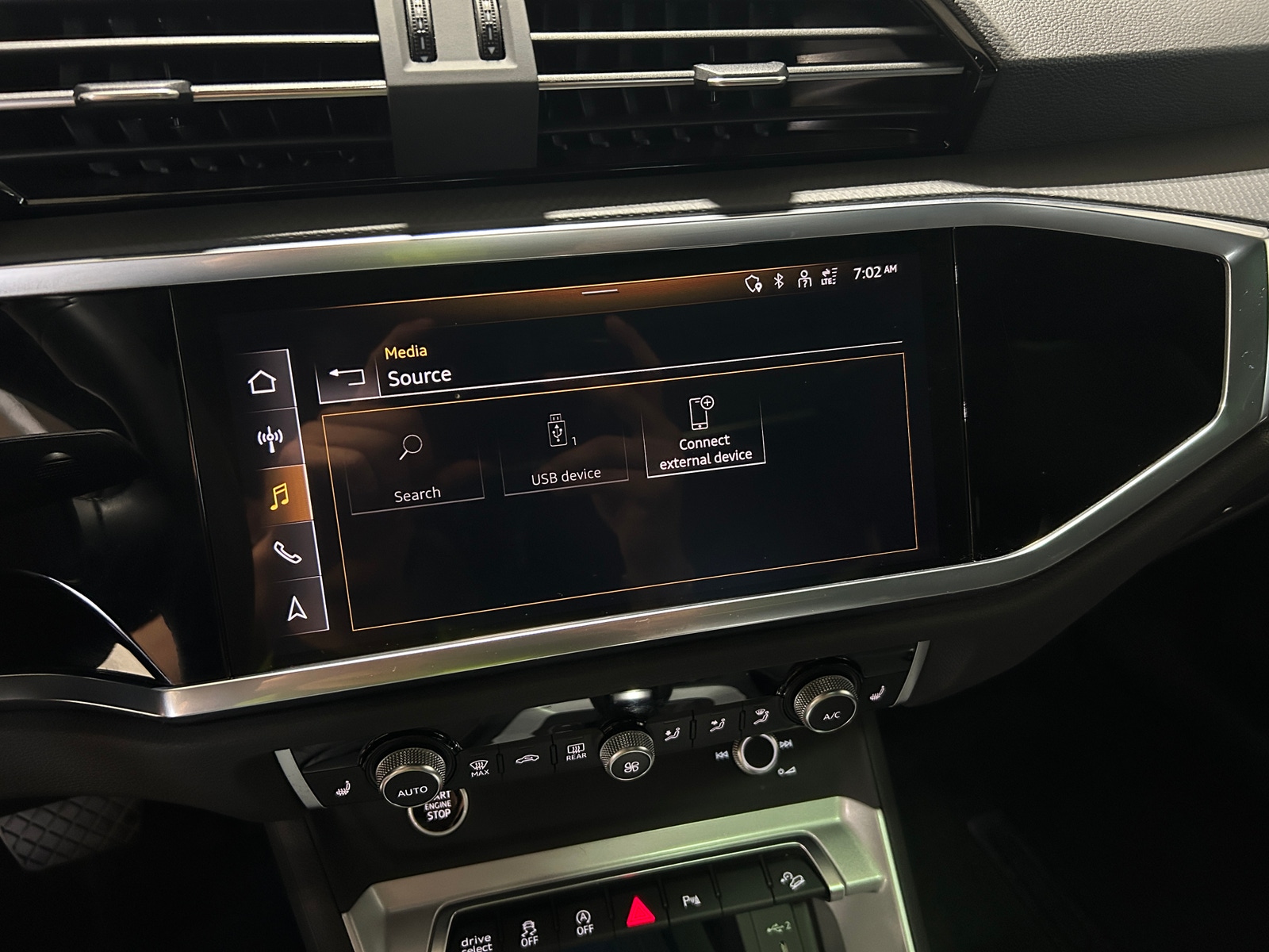 Thumbnail: 2023 Audi Q3 - 3