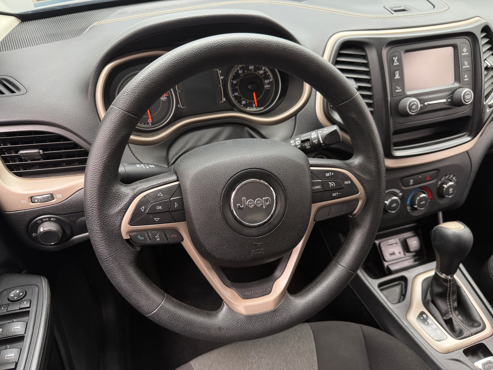 Thumbnail: 2016 Jeep Cherokee - 5