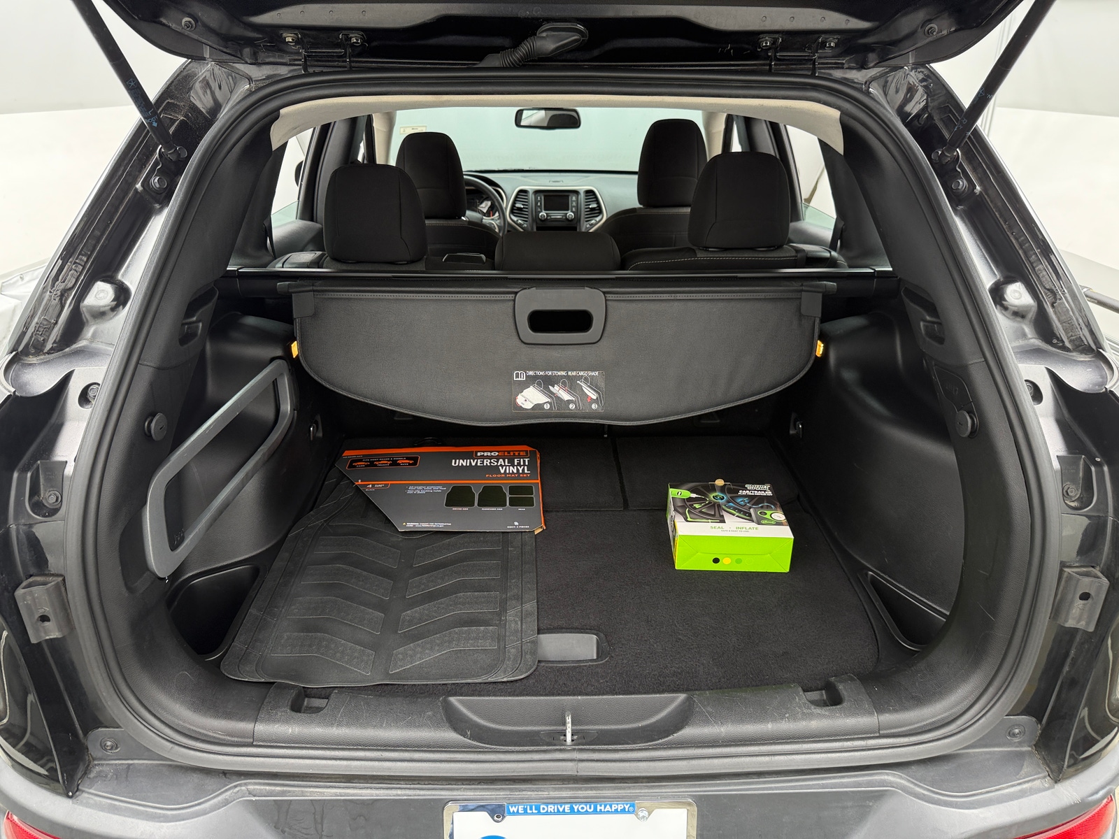 Thumbnail: 2016 Jeep Cherokee - 7