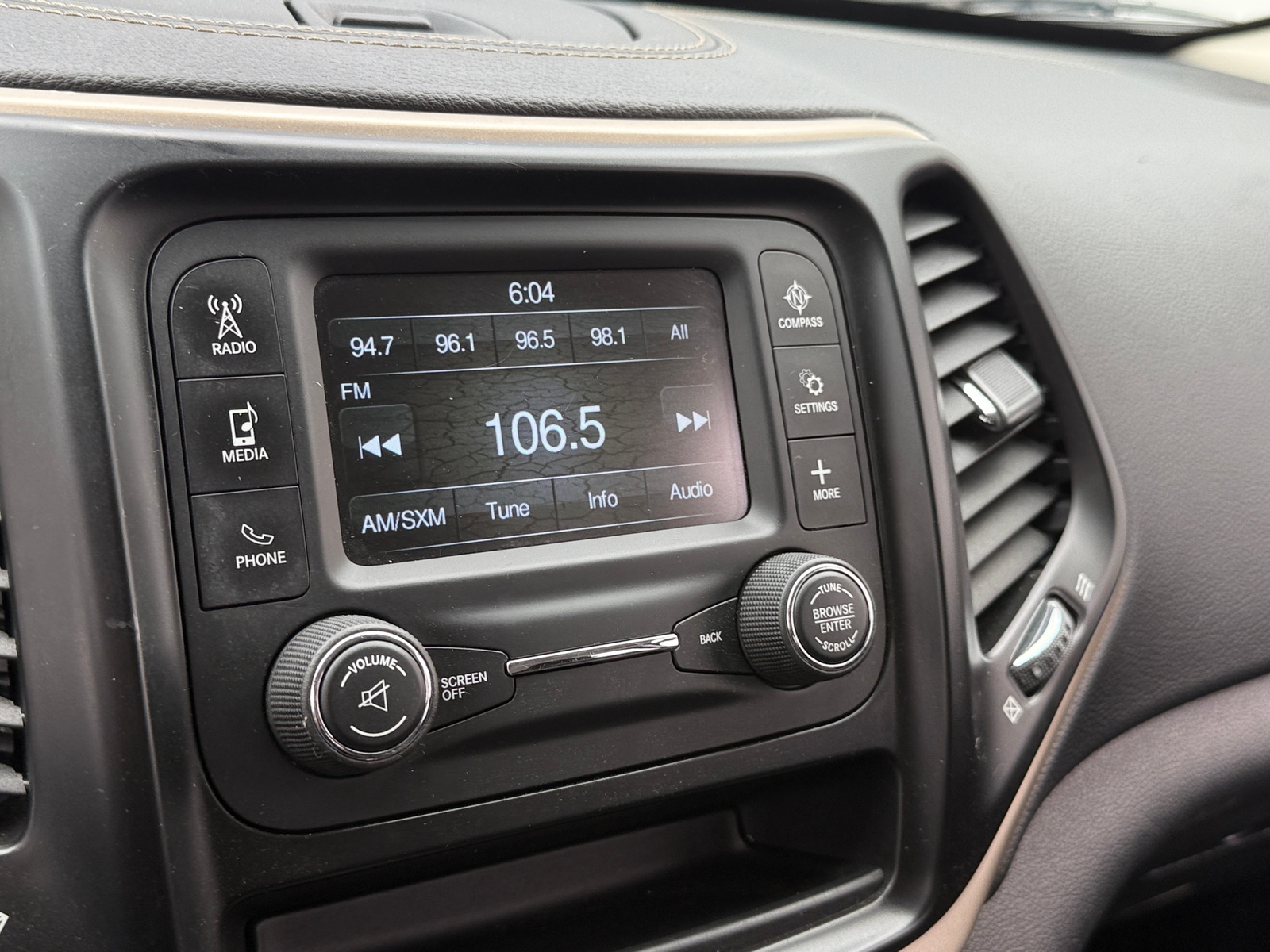Thumbnail: 2016 Jeep Cherokee - 4