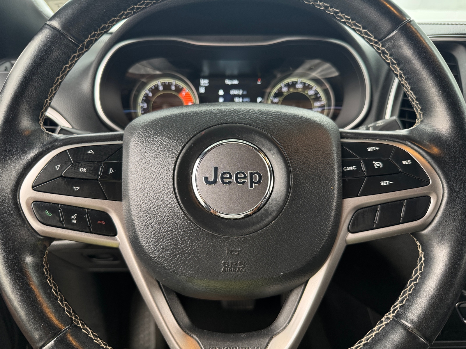 Thumbnail: 2021 Jeep Cherokee - 4