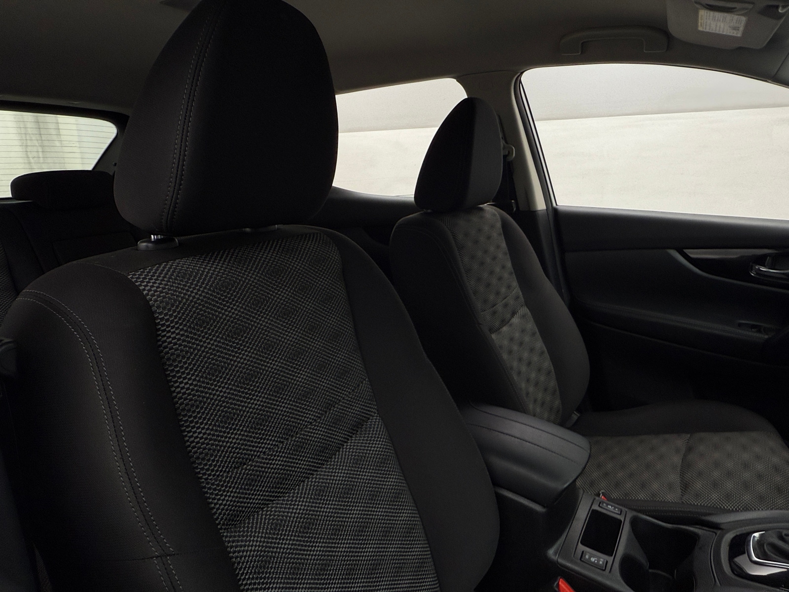 Thumbnail: 2021 Nissan Rogue Sport - 2