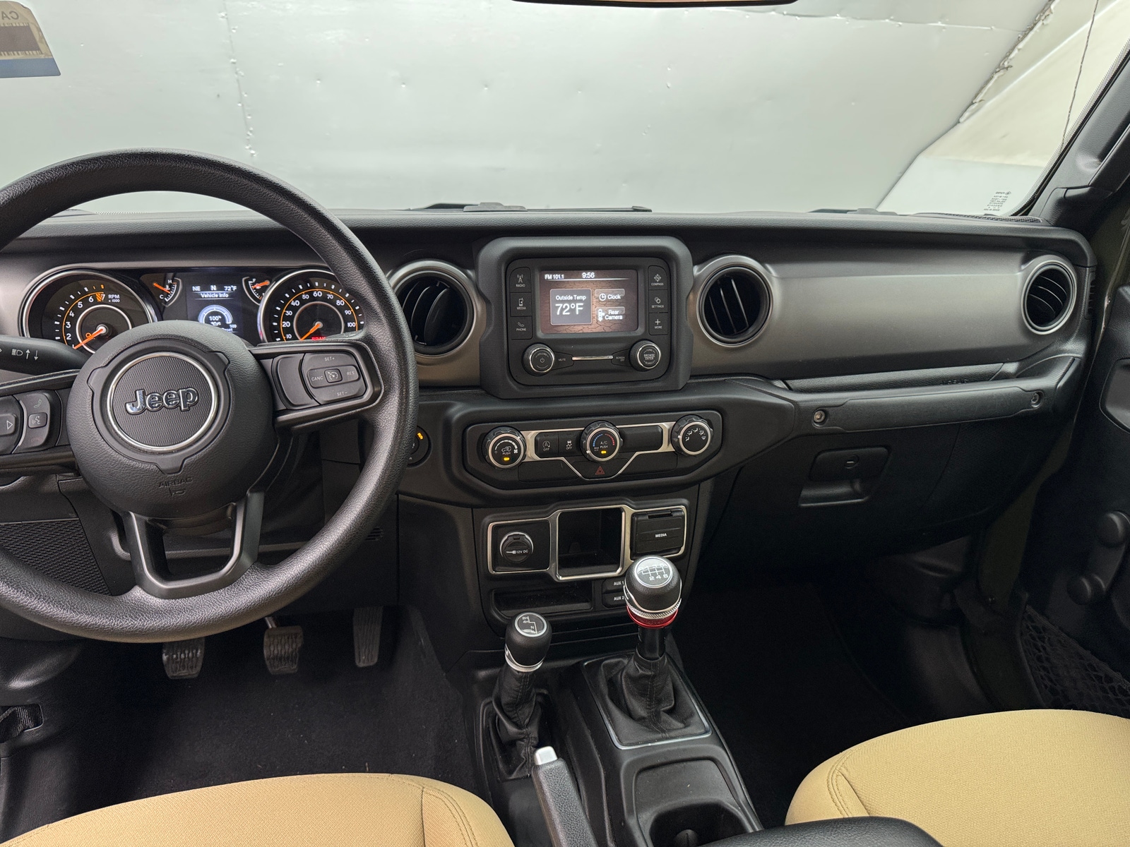 Thumbnail: 2021 Jeep Gladiator - 3
