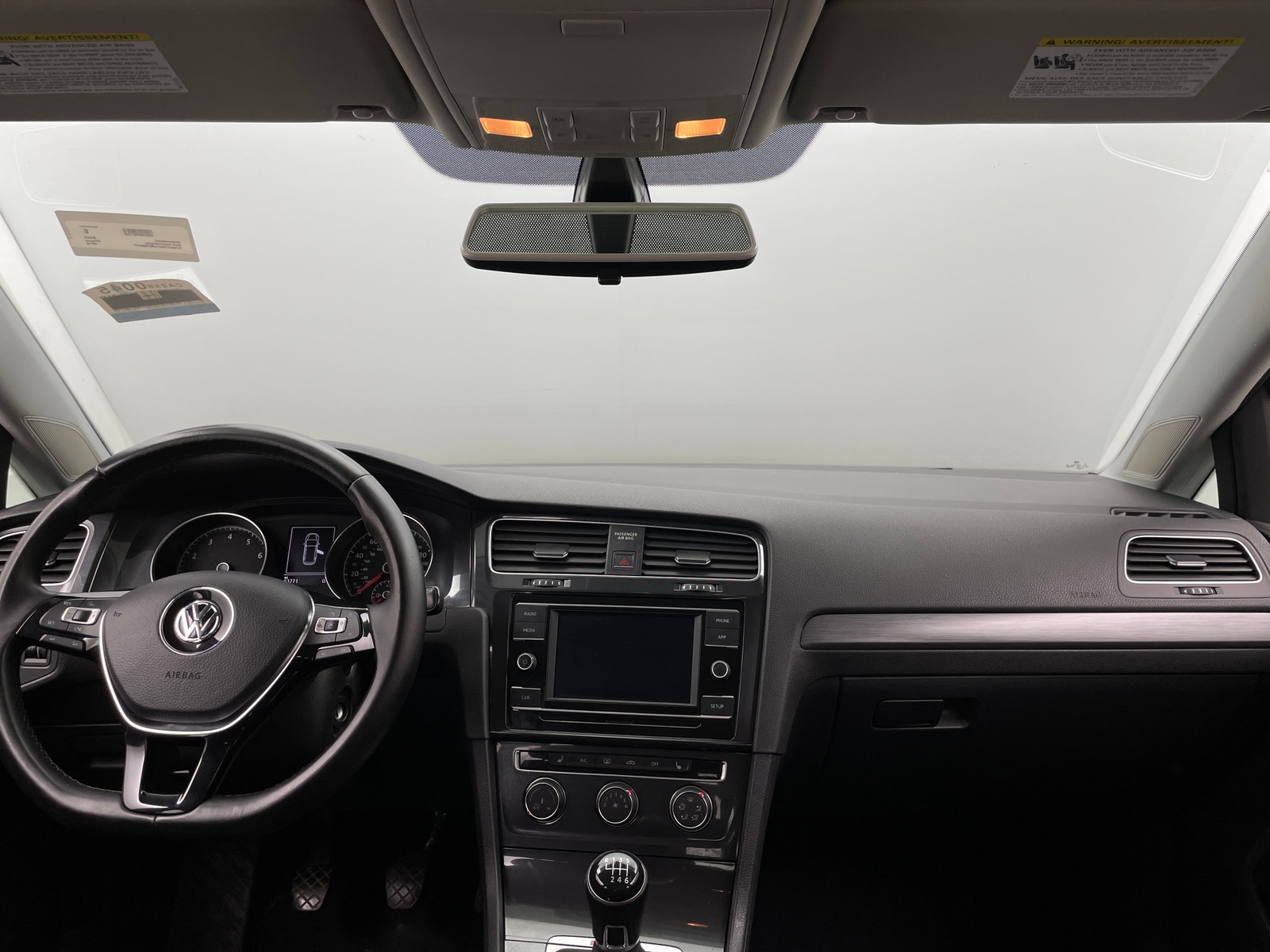 Thumbnail: 2018 Volkswagen e-Golf - 3