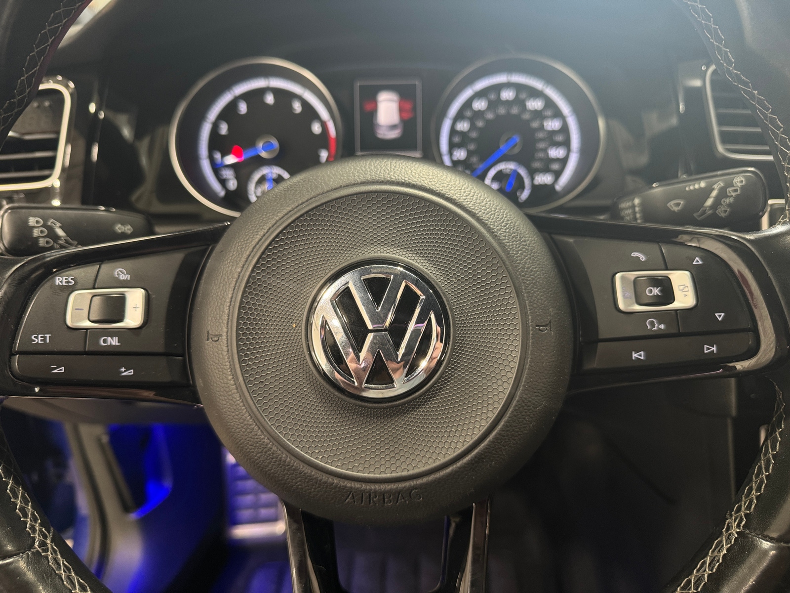 Thumbnail: 2016 Volkswagen Golf - 4