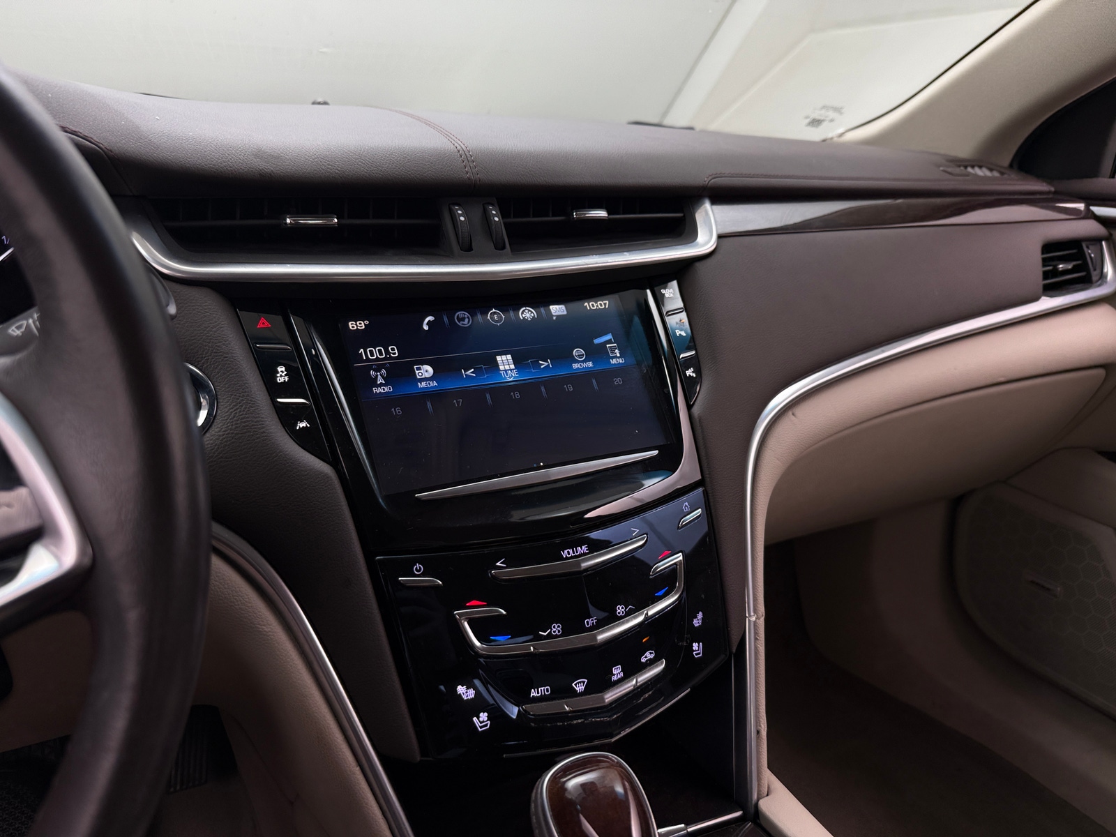 Thumbnail: 2016 Cadillac XTS - 3