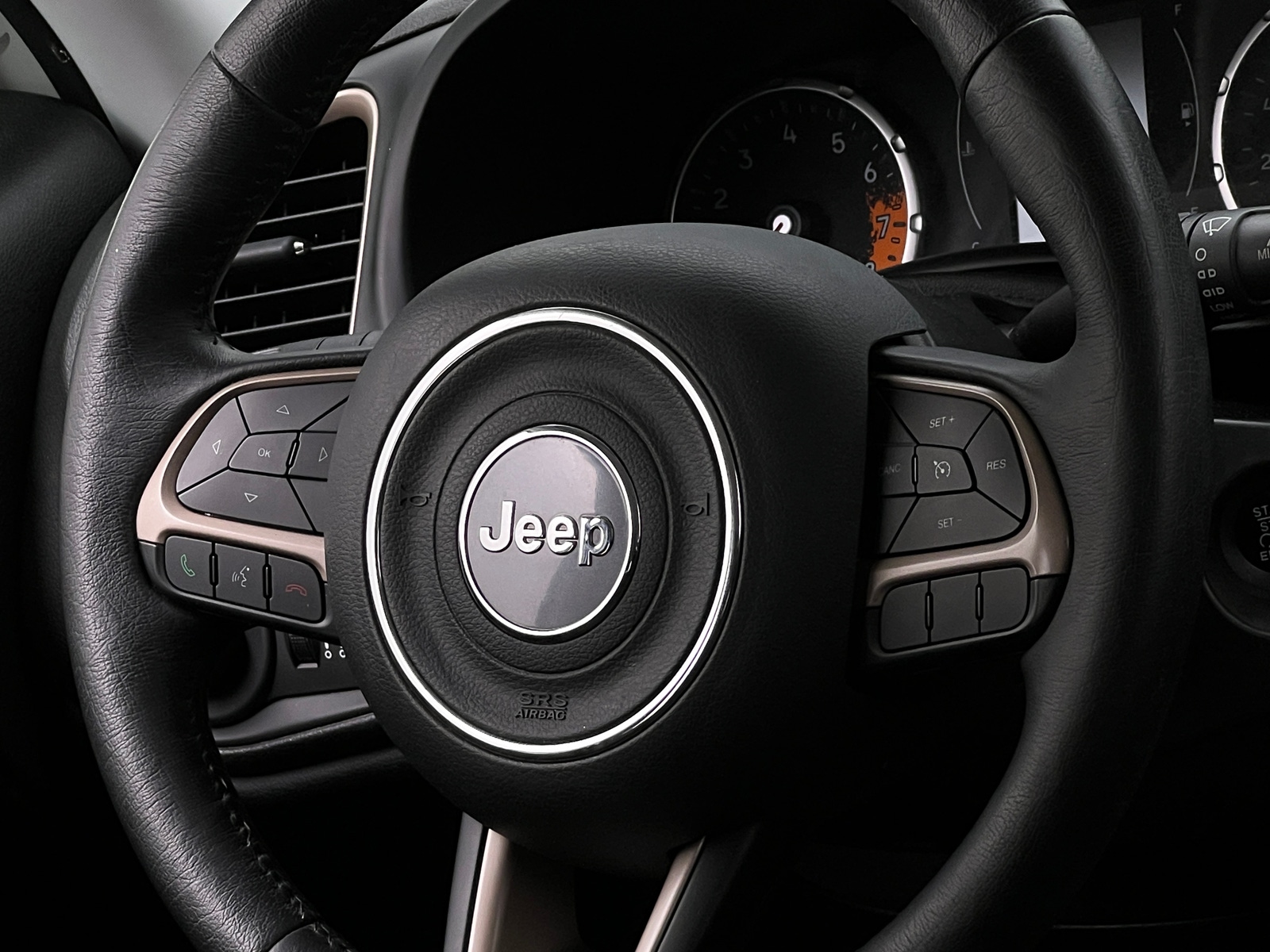 Thumbnail: 2015 Jeep Renegade - 5