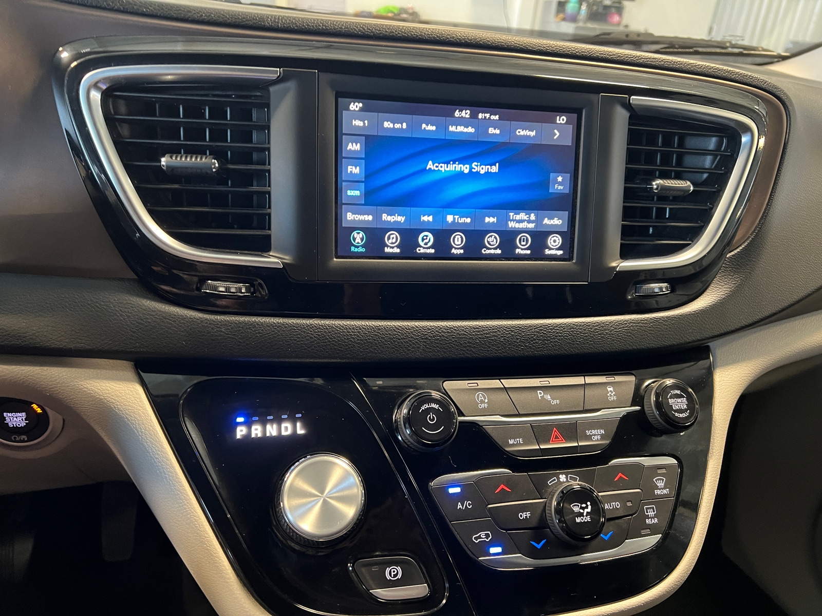 Thumbnail: 2019 Chrysler Pacifica - 3