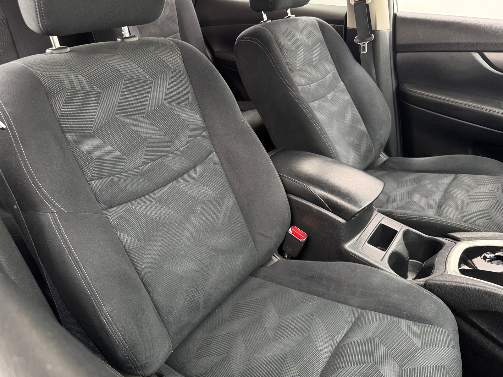 Thumbnail: 2016 Nissan Rogue - 2