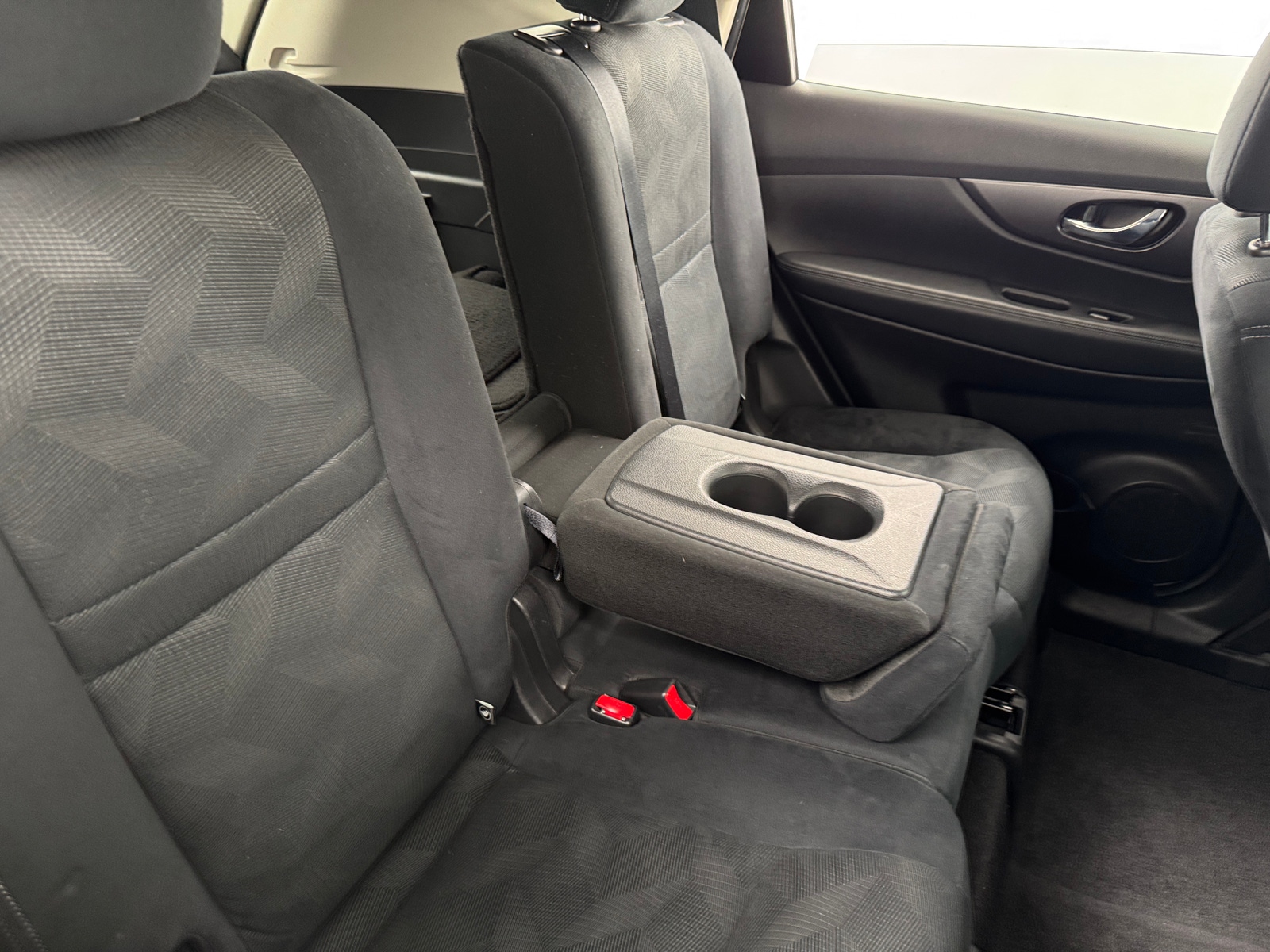 Thumbnail: 2016 Nissan Rogue - 6