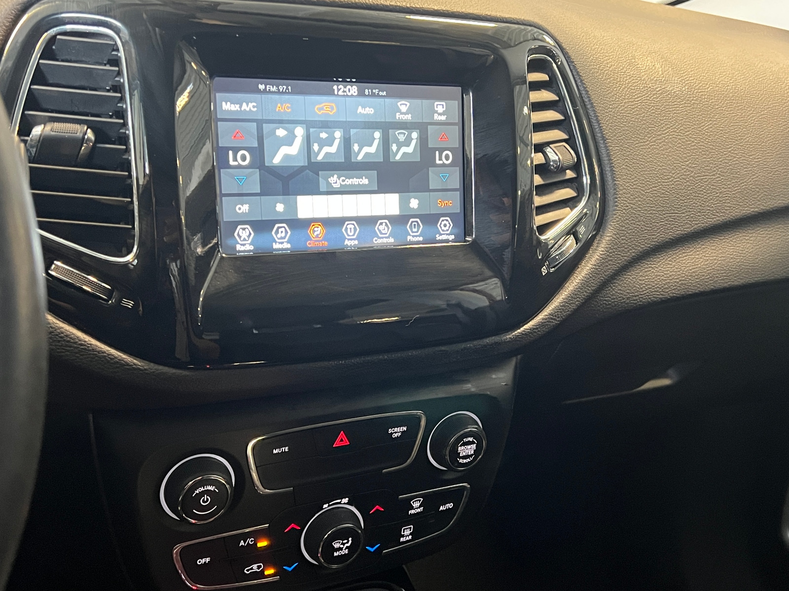 Thumbnail: 2021 Jeep Compass - 4