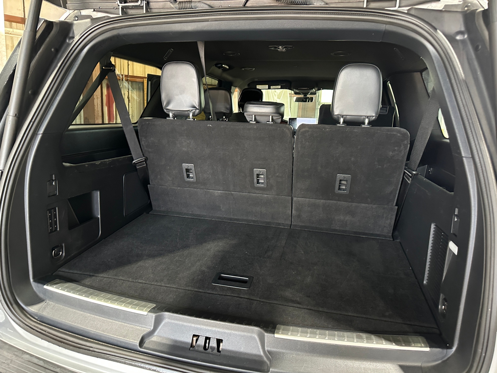 Thumbnail: 2022 Lincoln Navigator L - 6