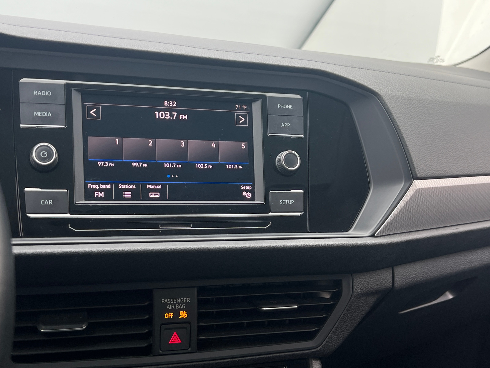 Thumbnail: 2019 Volkswagen Jetta - 4