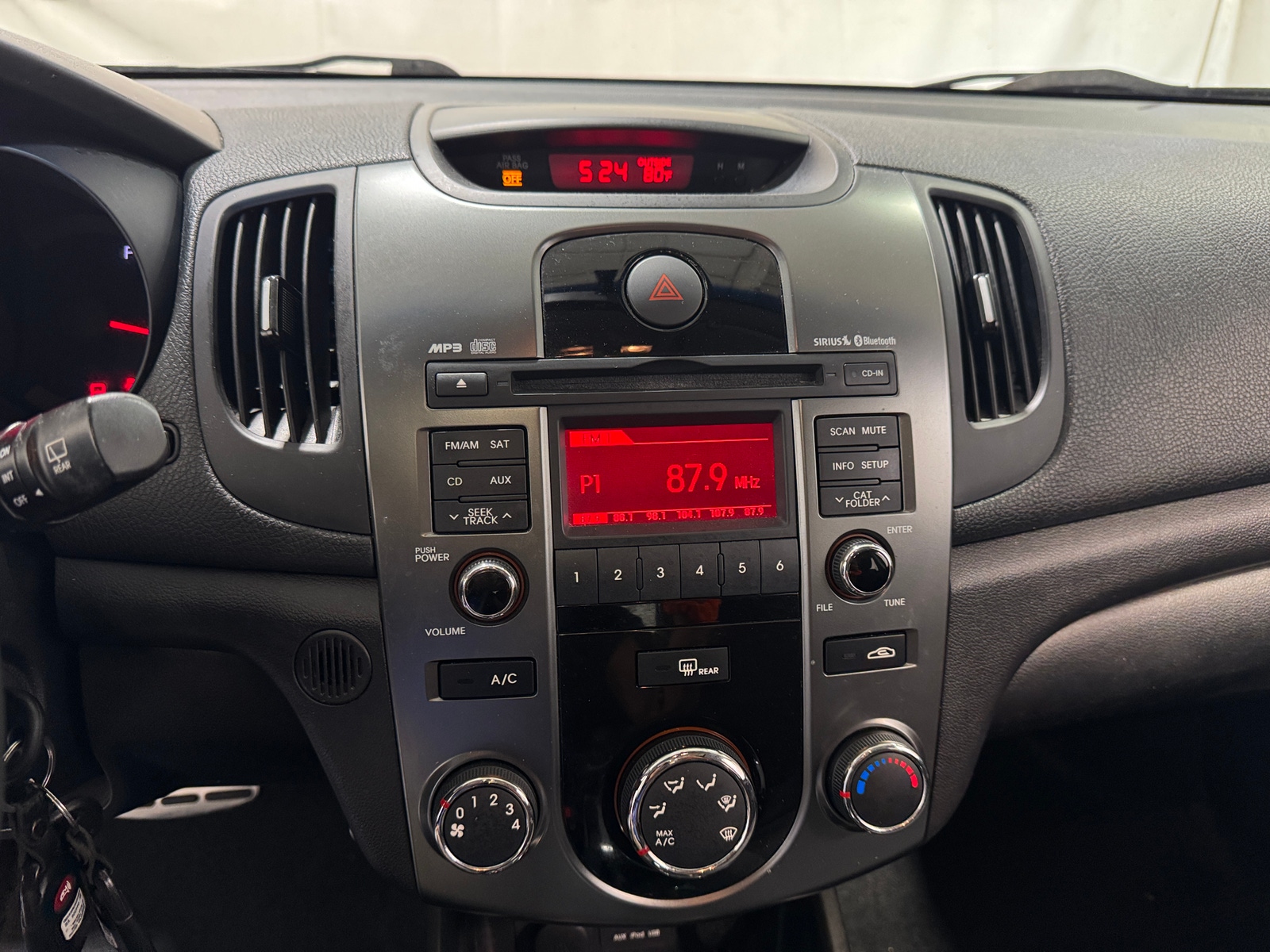 Thumbnail: 2012 Kia Forte - 4
