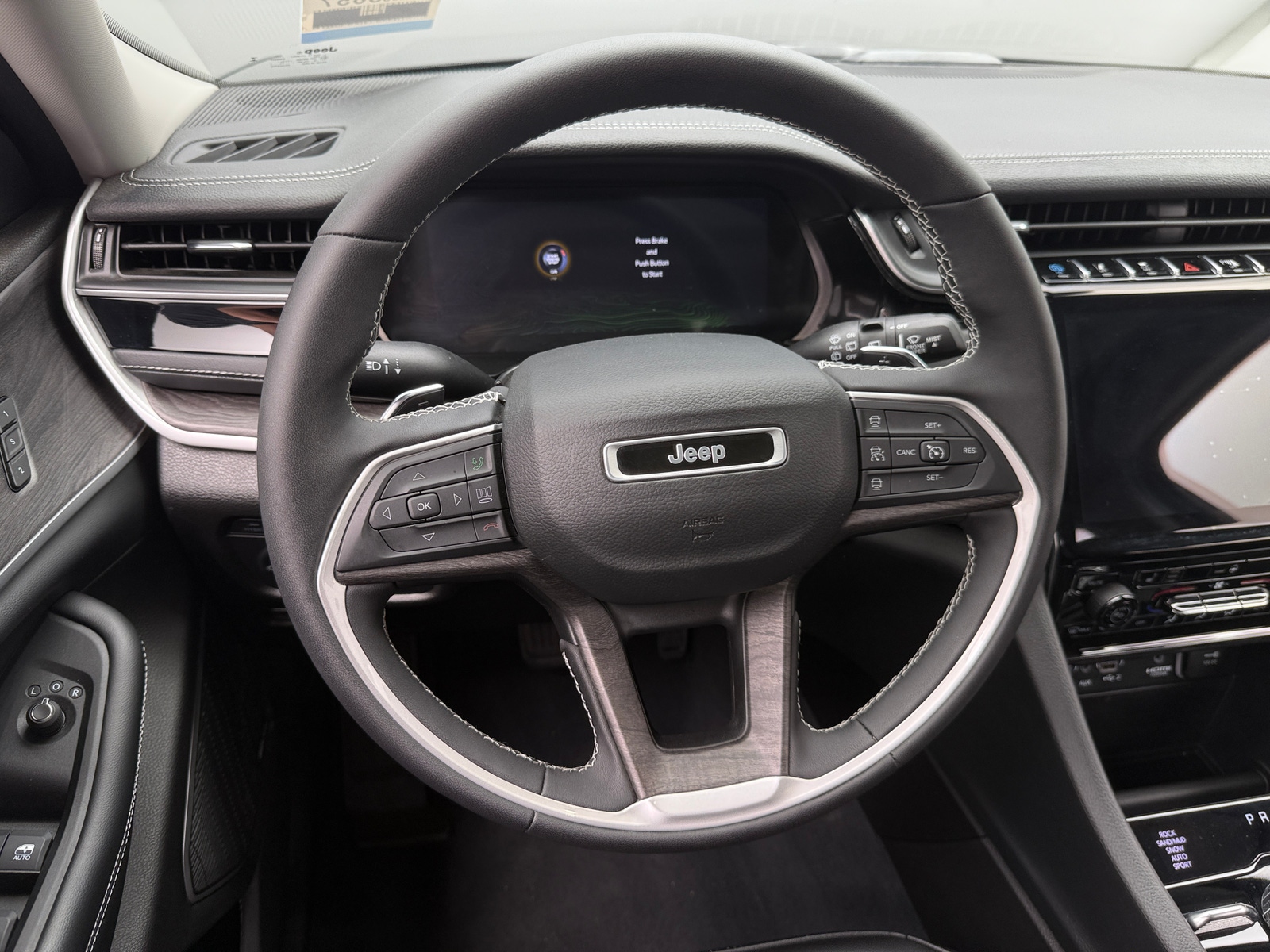 Thumbnail: 2023 Jeep Grand Cherokee - 4