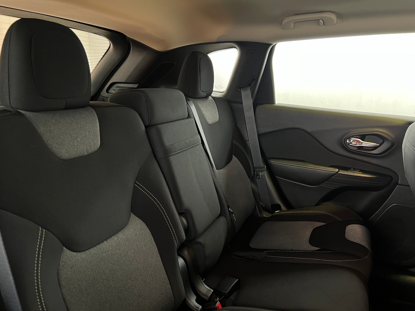 Thumbnail: 2015 Jeep Cherokee - 6