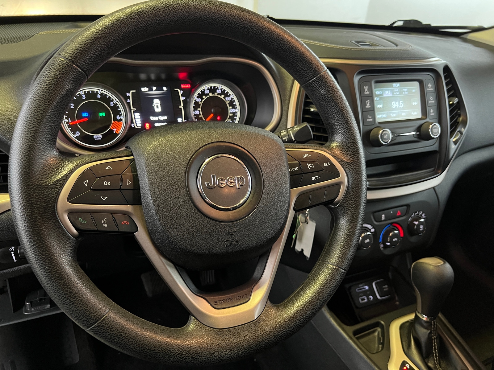 Thumbnail: 2015 Jeep Cherokee - 5