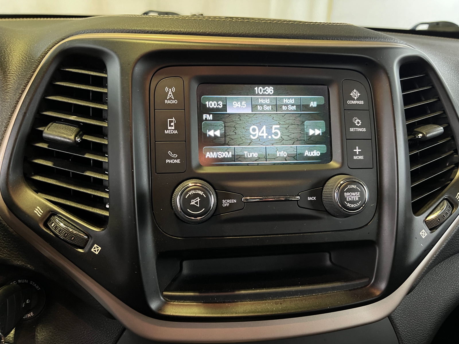 Thumbnail: 2015 Jeep Cherokee - 4