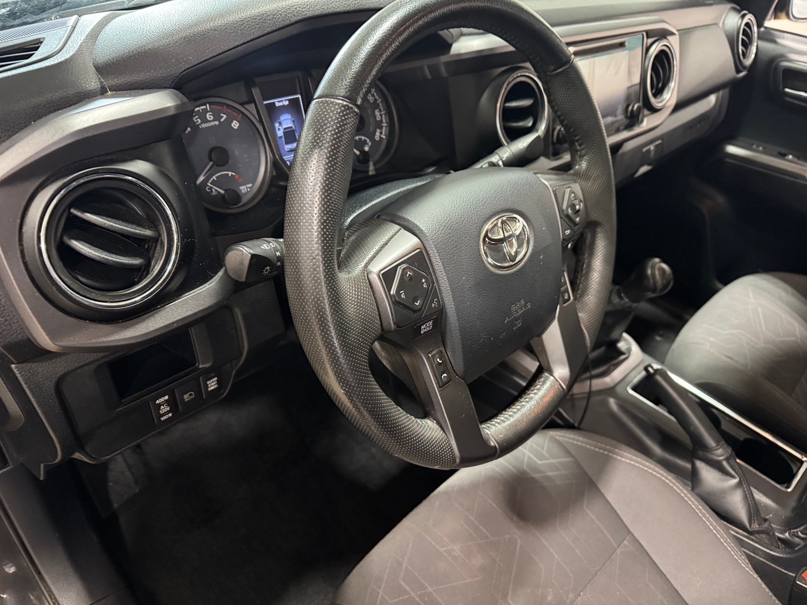 Thumbnail: 2019 Toyota Tacoma - 3
