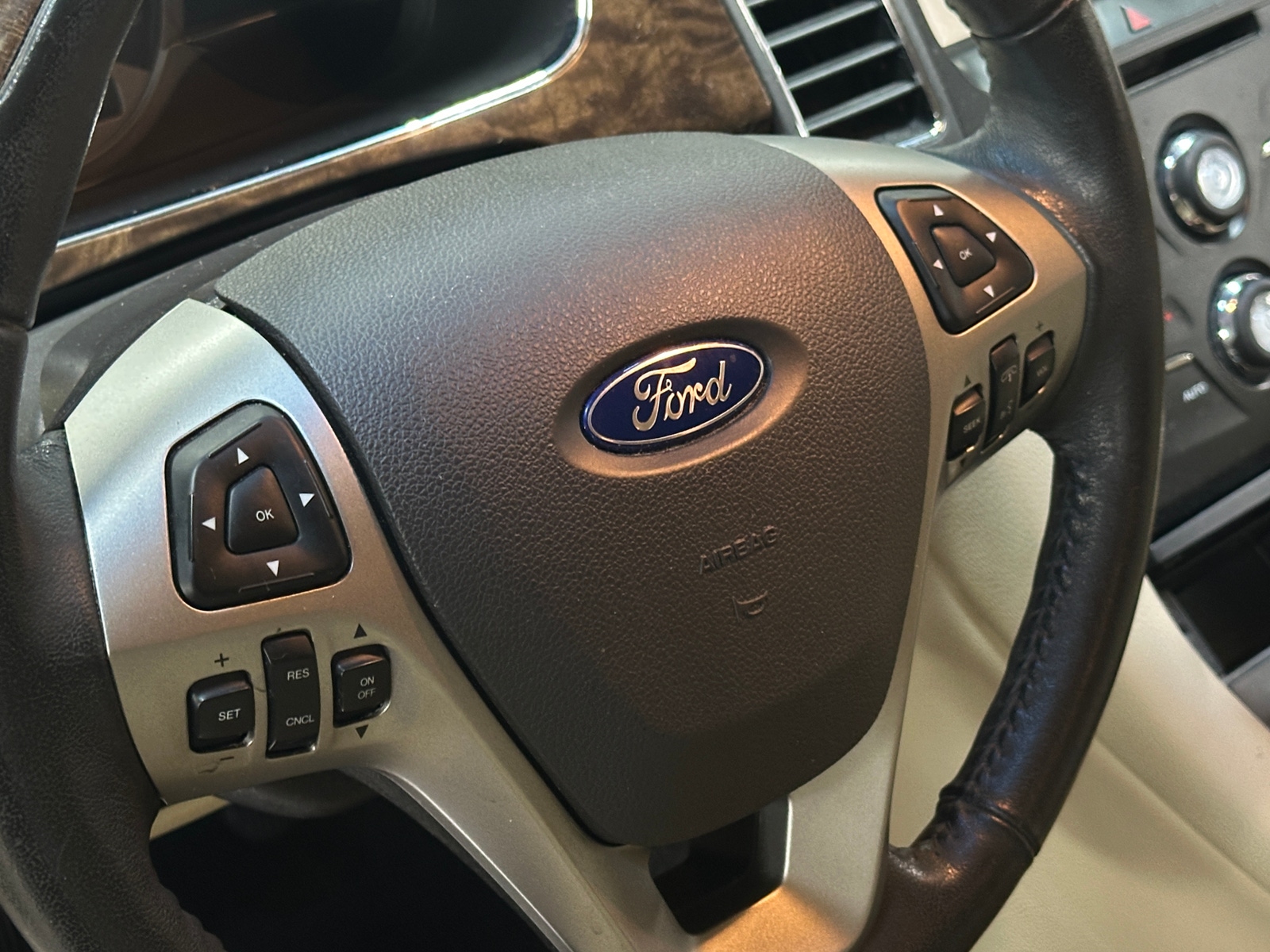 Thumbnail: 2015 Ford Taurus - 4