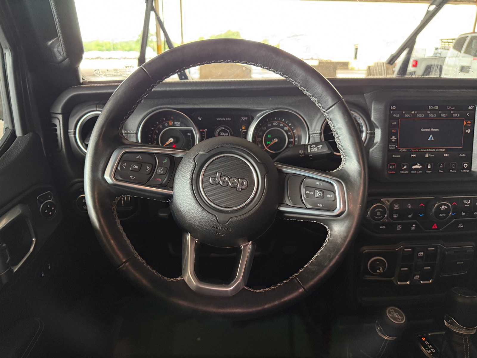 Thumbnail: 2023 Jeep Gladiator - 4