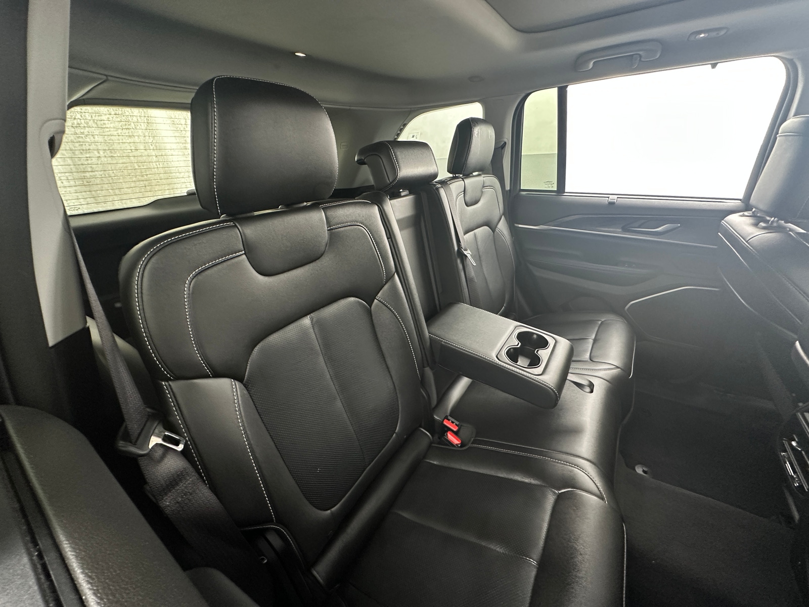Thumbnail: 2022 Jeep Grand Cherokee - 5