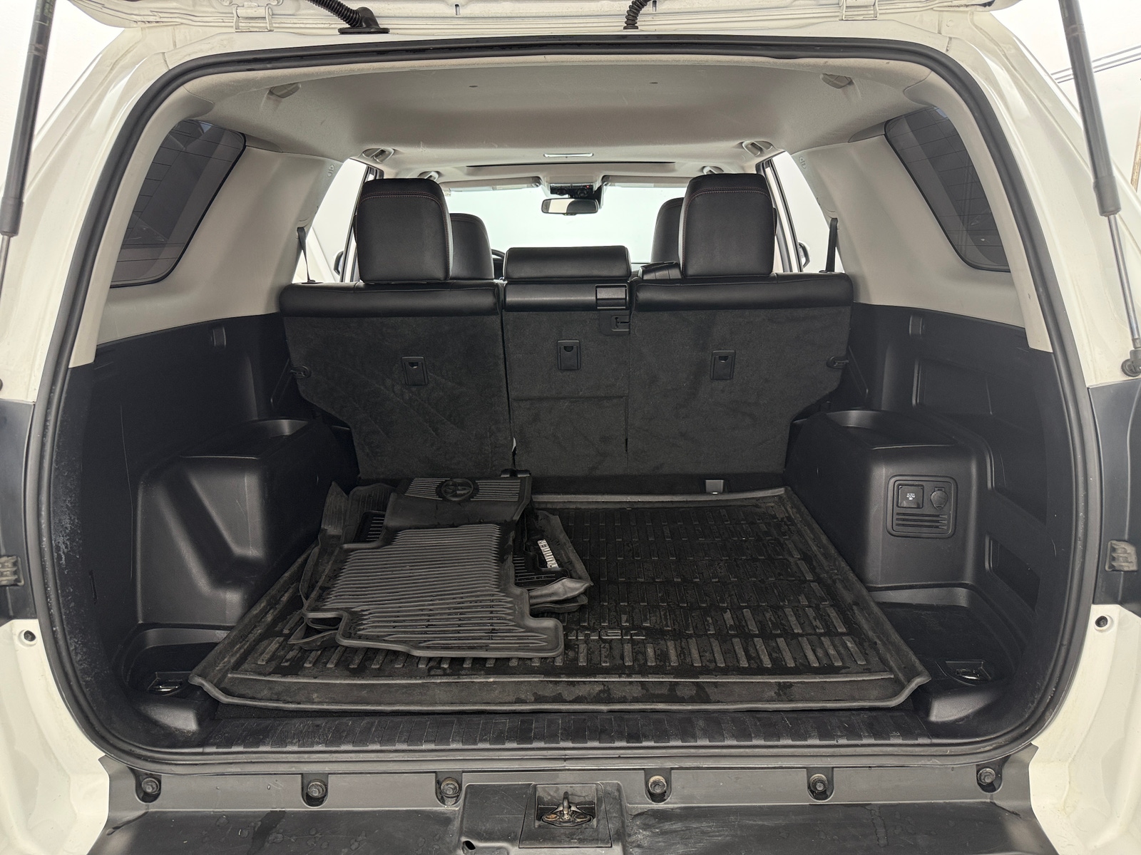 Thumbnail: 2020 Toyota 4Runner - 6