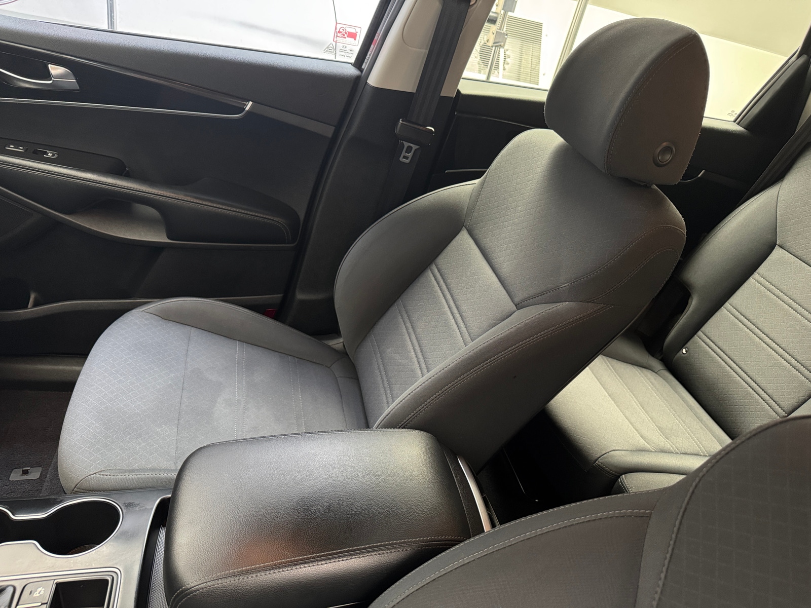 Thumbnail: 2019 Kia Sorento - 2