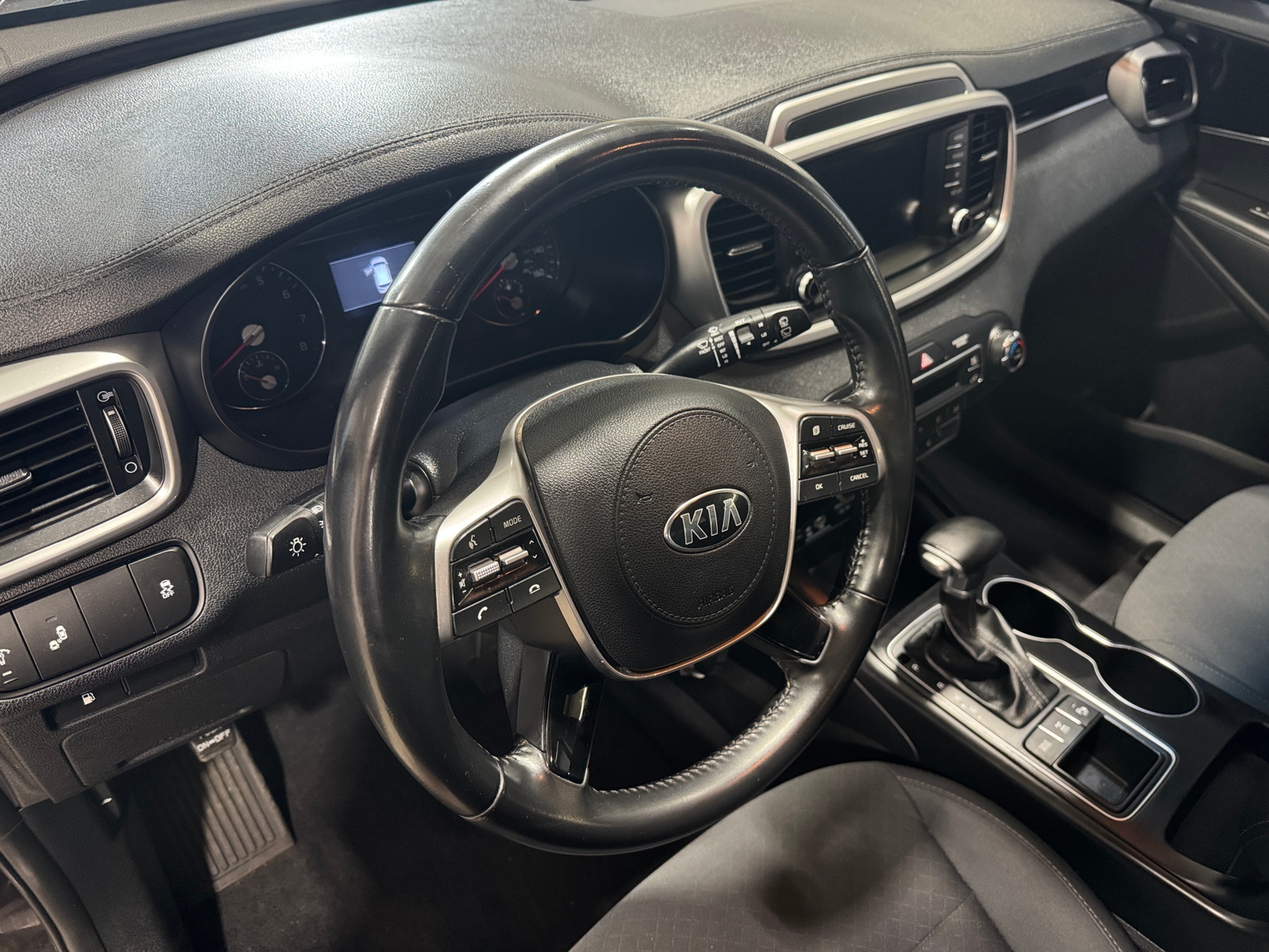 Thumbnail: 2019 Kia Sorento - 3