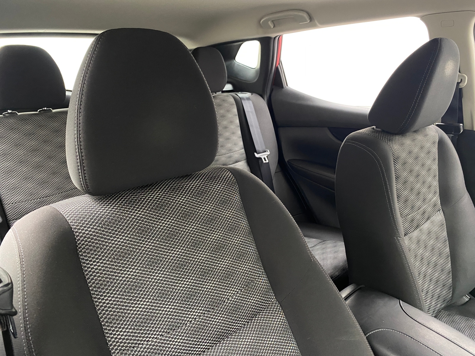 Thumbnail: 2018 Nissan Rogue Sport - 2