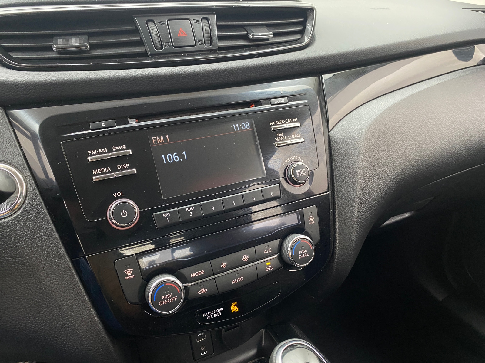 Thumbnail: 2018 Nissan Rogue Sport - 4