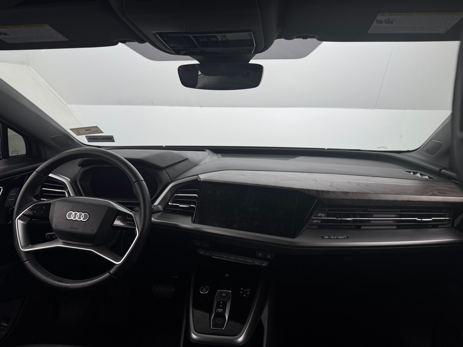 Thumbnail: 2023 Audi Q4 e-tron - 2