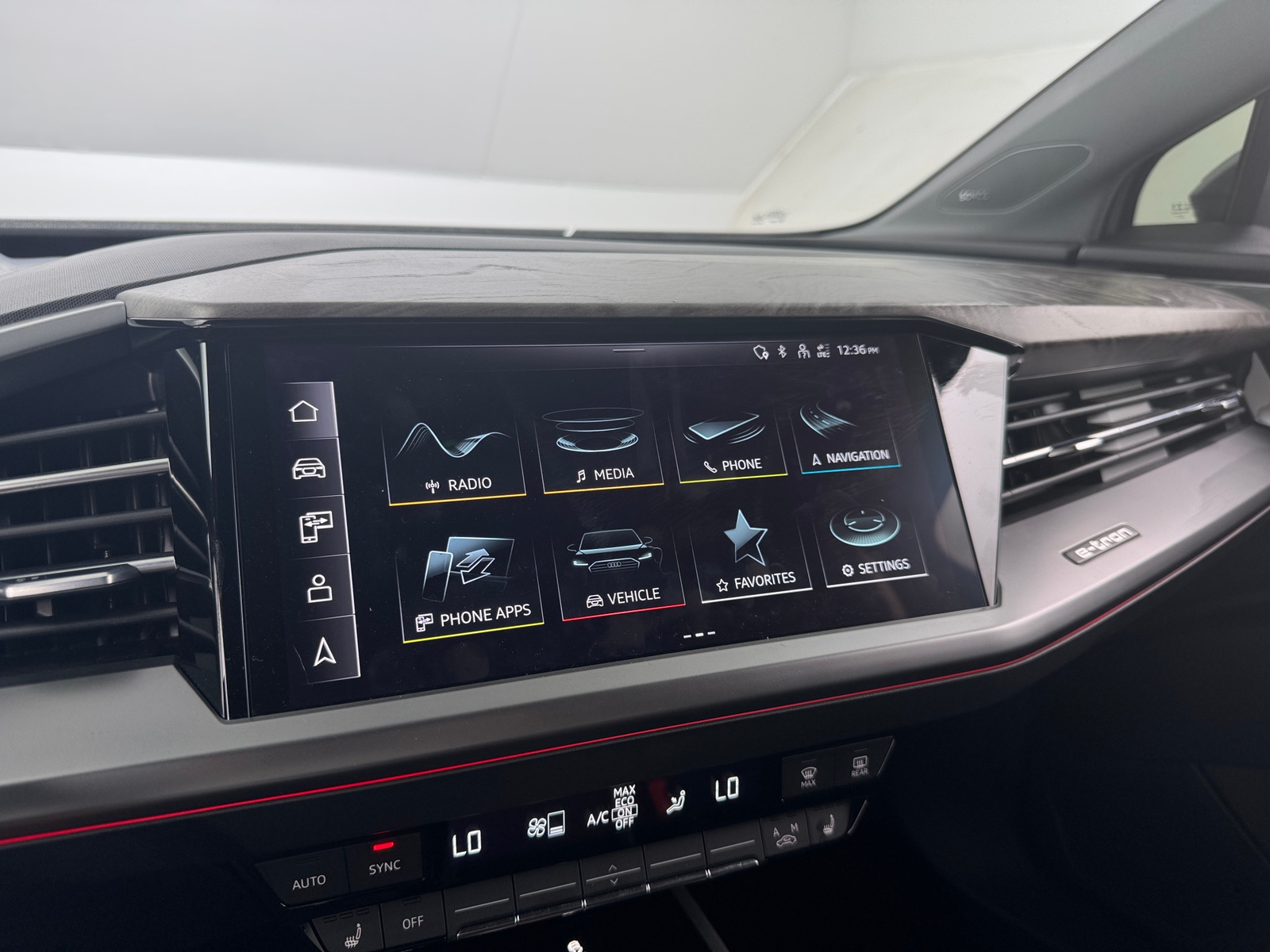 Thumbnail: 2023 Audi Q4 e-tron - 3