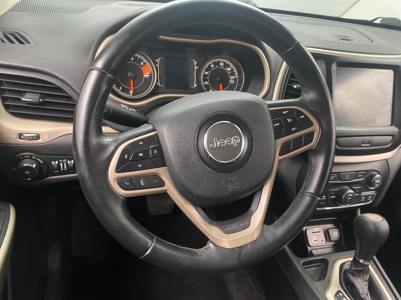 Thumbnail: 2017 Jeep Cherokee - 5