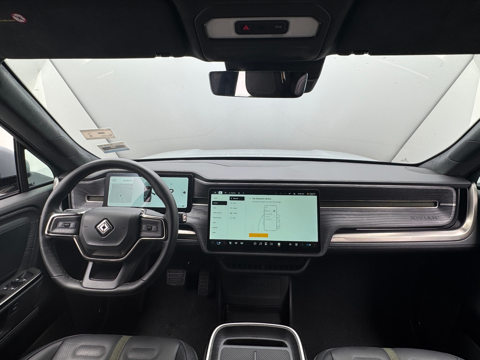Thumbnail: 2025 Rivian R1S - 2