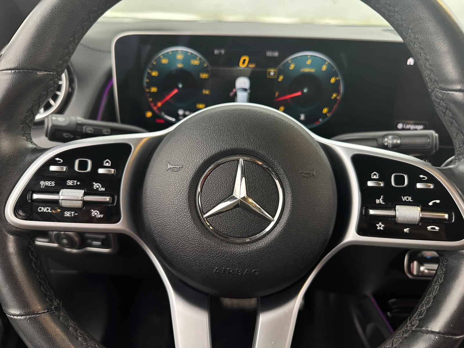 Thumbnail: 2020 Mercedes-Benz GLB - 4