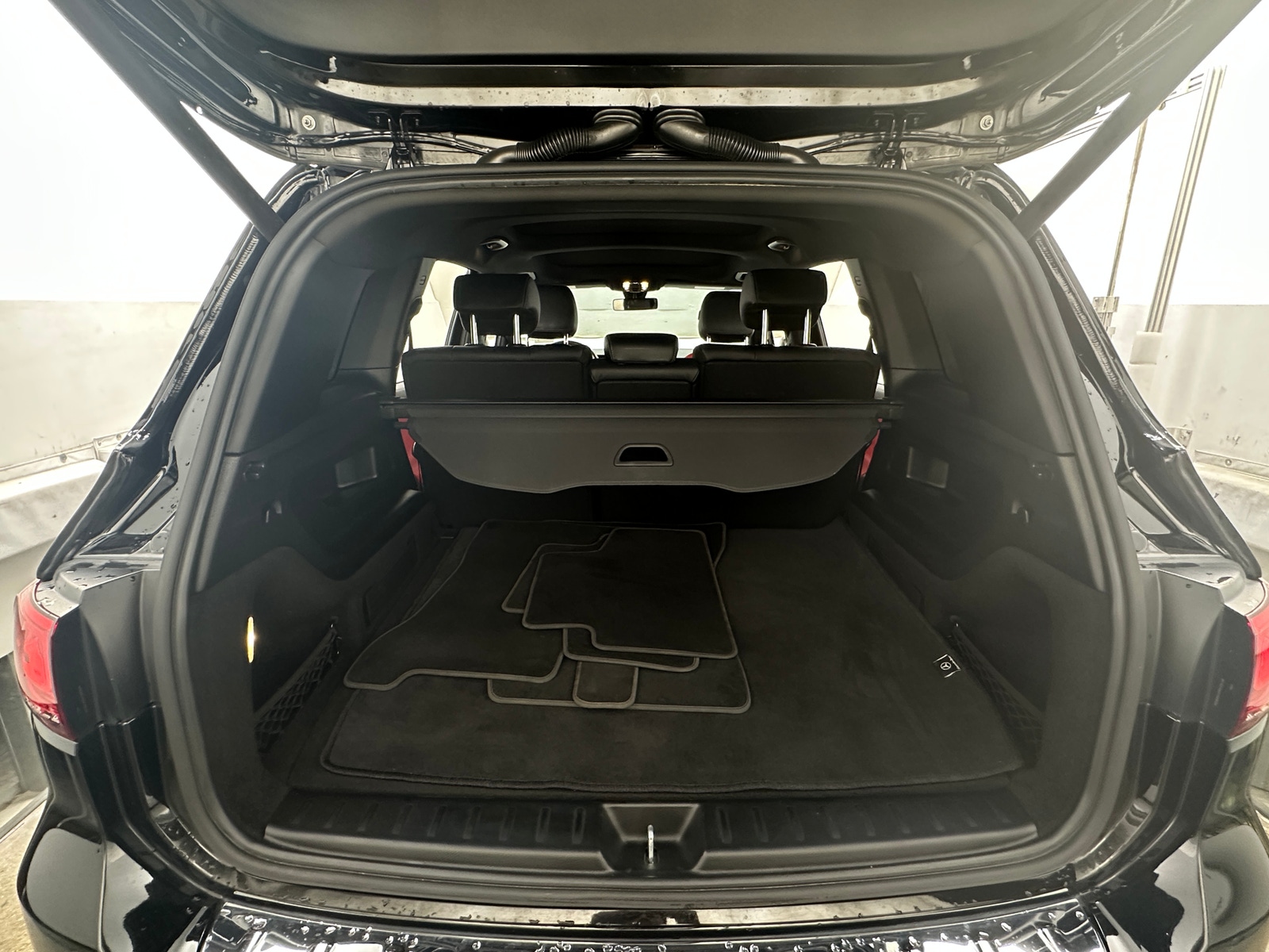 Thumbnail: 2020 Mercedes-Benz GLB - 6