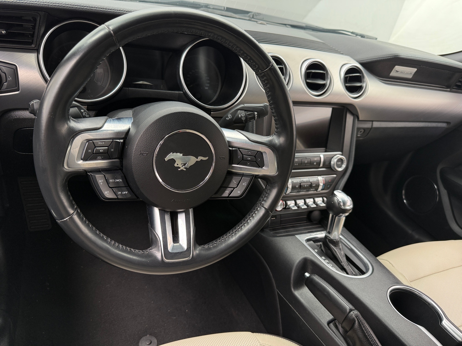 Thumbnail: 2022 Ford Mustang - 4