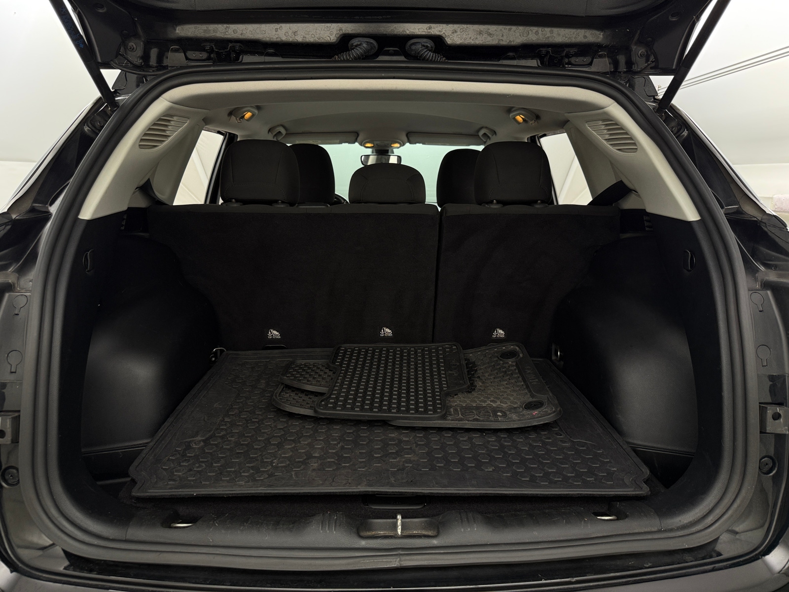 Thumbnail: 2018 Jeep Compass - 7