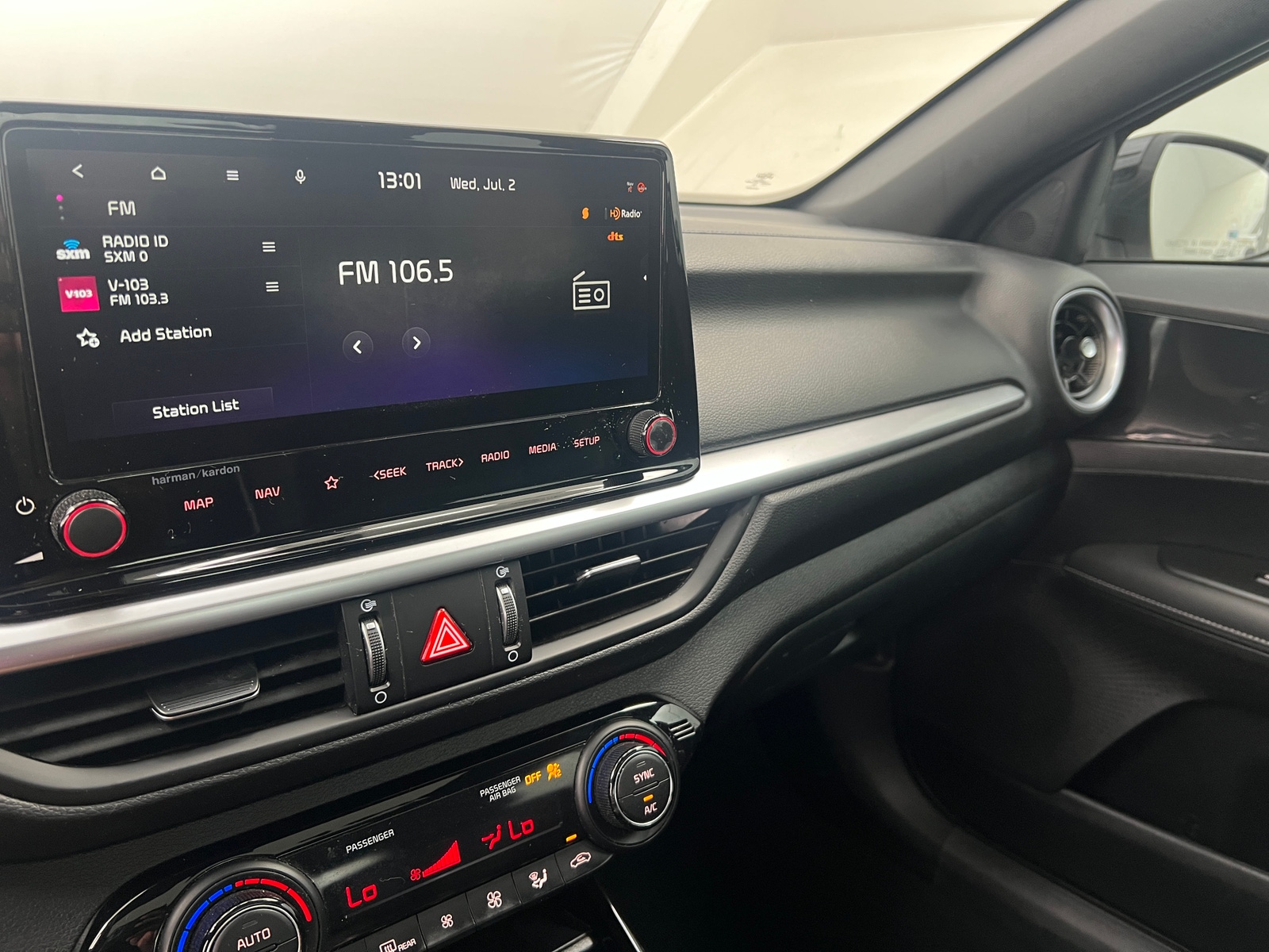 Thumbnail: 2024 Kia Forte - 3