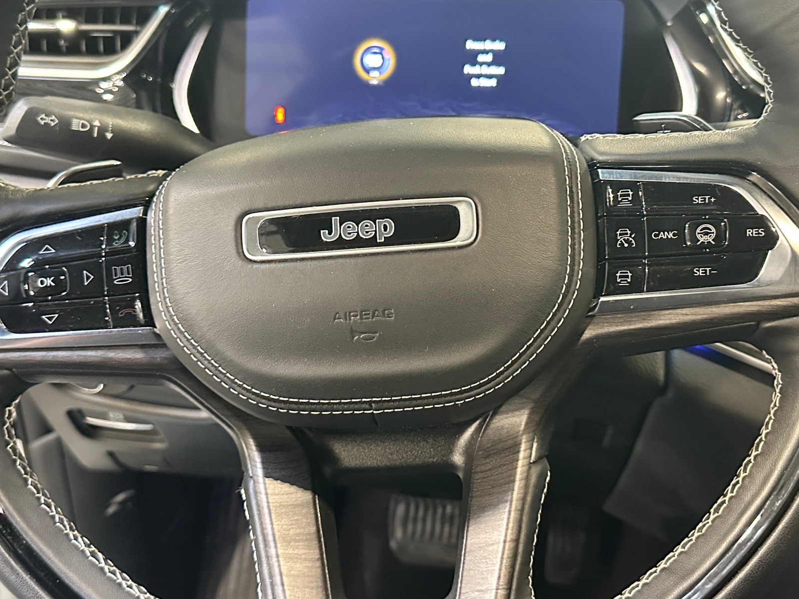 Thumbnail: 2023 Jeep Grand Cherokee L - 4