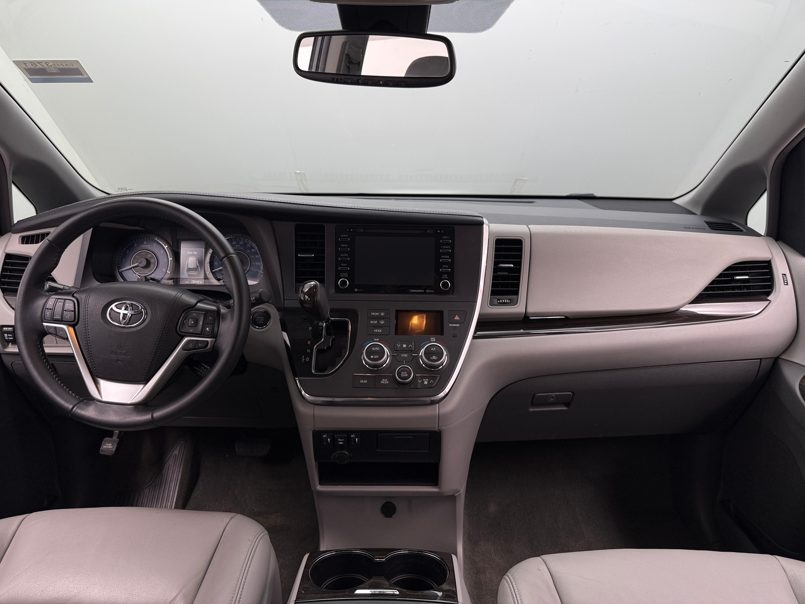 Thumbnail: 2019 Toyota Sienna - 2