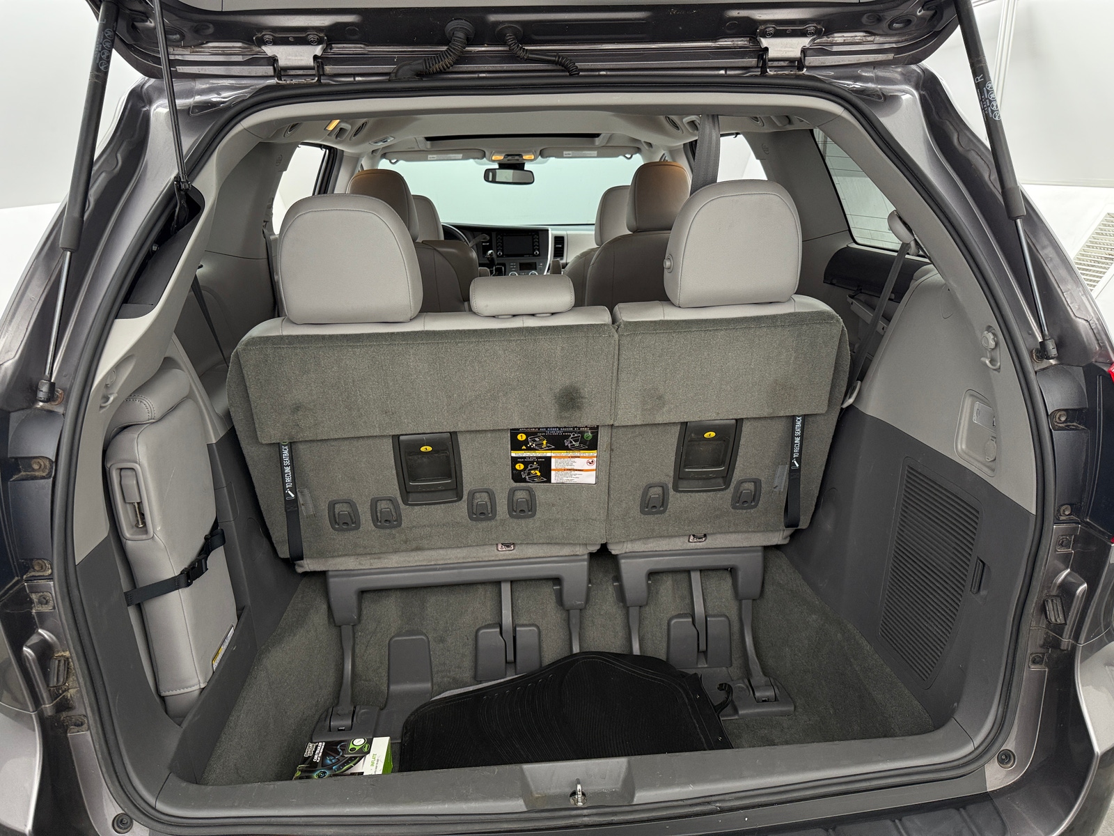 Thumbnail: 2019 Toyota Sienna - 6