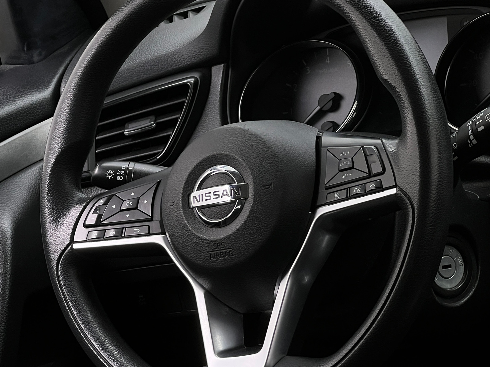 Thumbnail: 2017 Nissan Rogue Sport - 5