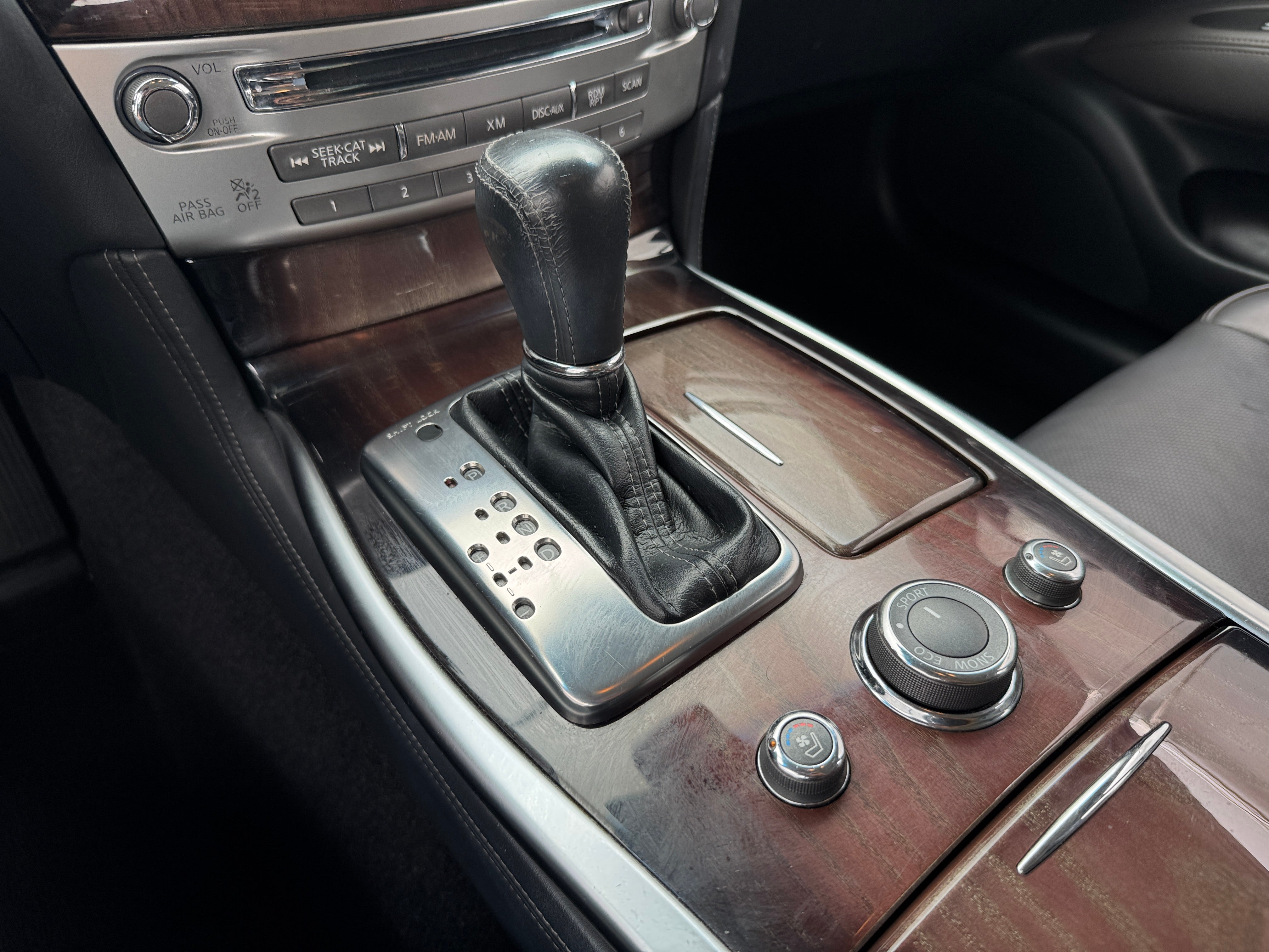 Image 6 of 2016 INFINITI Q70 3.7