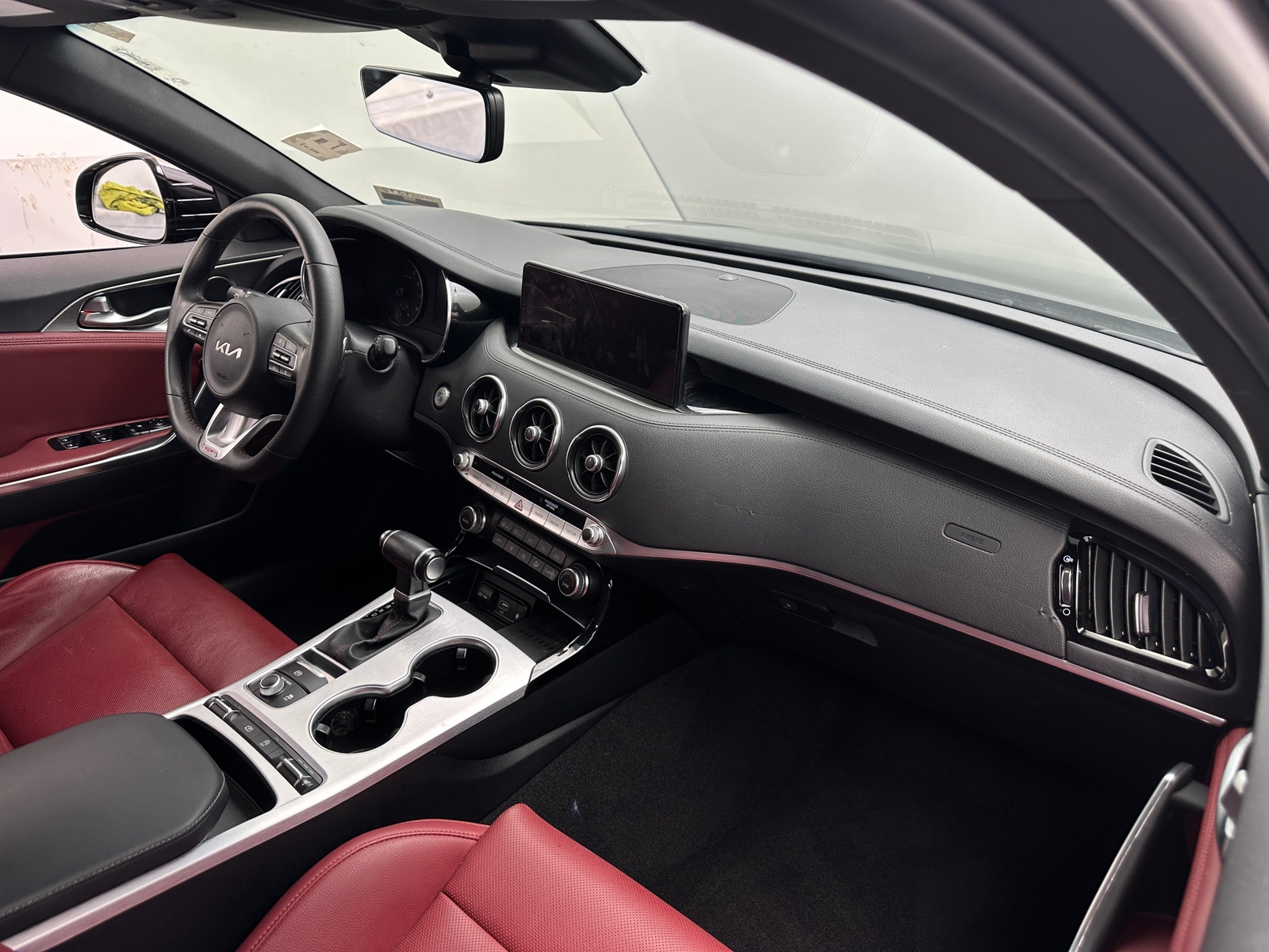 Thumbnail: 2022 Kia Stinger - 2