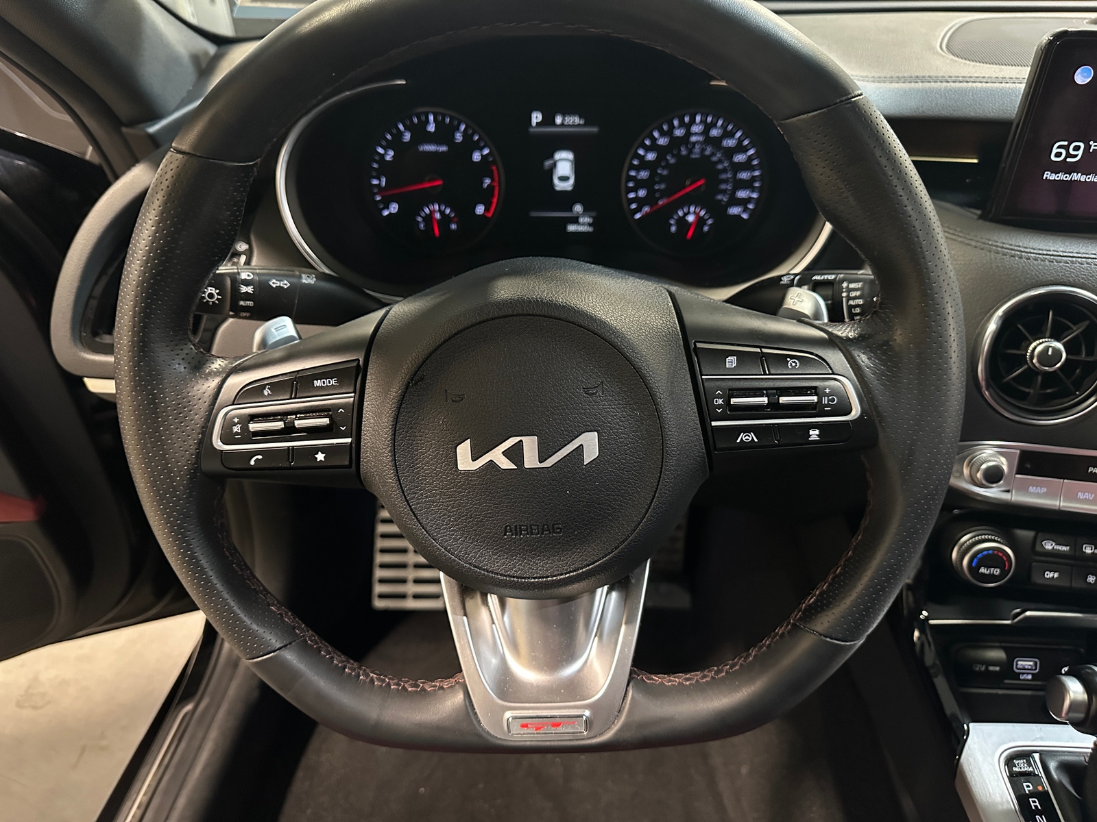 Thumbnail: 2022 Kia Stinger - 4
